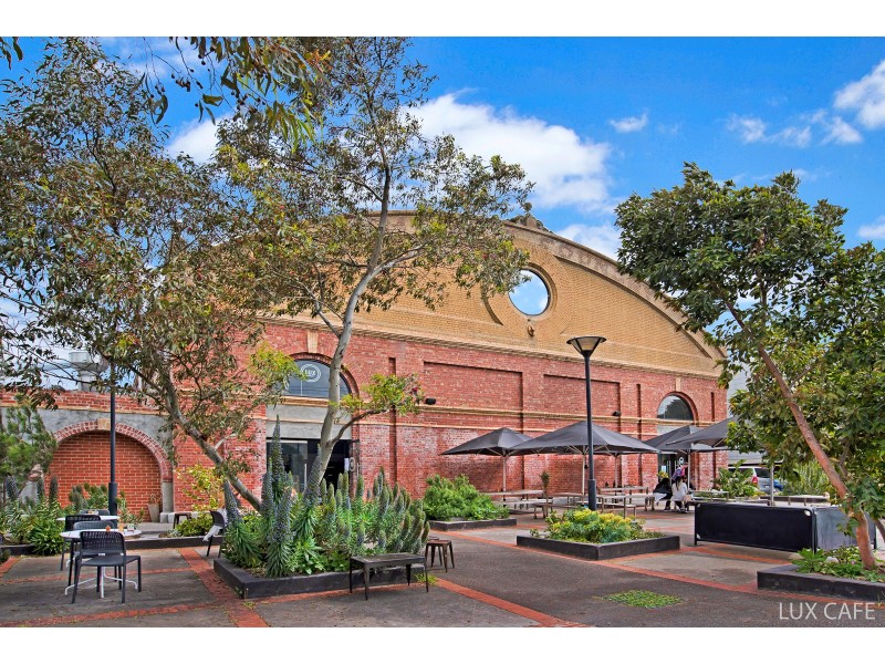 2 LUX WAY, Brunswick VIC 3056