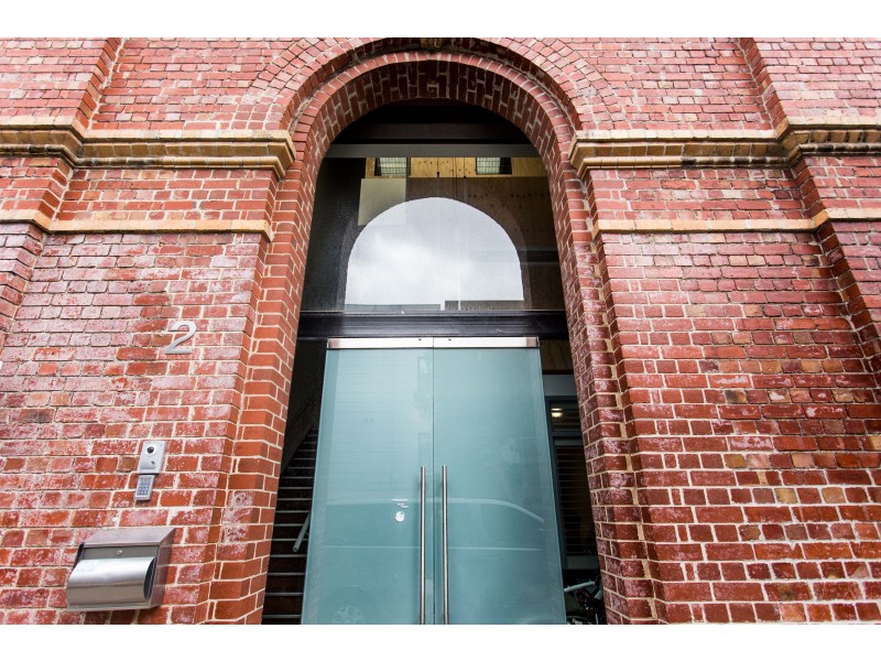 2 LUX WAY, Brunswick VIC 3056