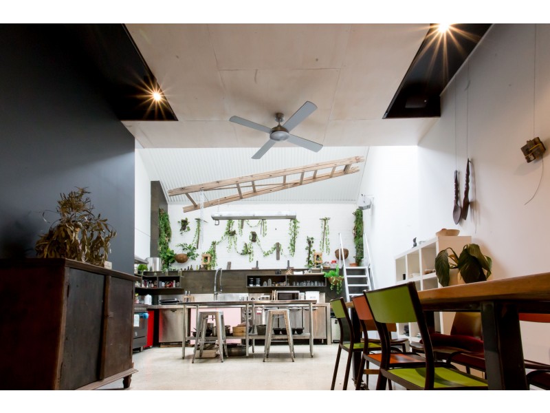 2 LUX WAY, Brunswick VIC 3056