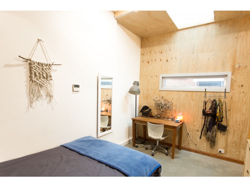 2 LUX WAY, Brunswick VIC 3056