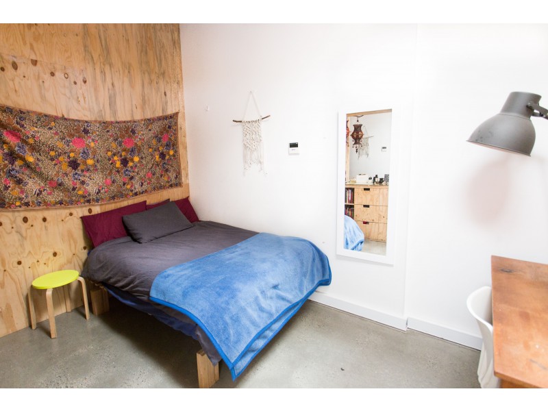2 LUX WAY, Brunswick VIC 3056