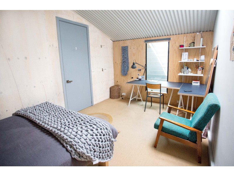 2 LUX WAY, Brunswick VIC 3056