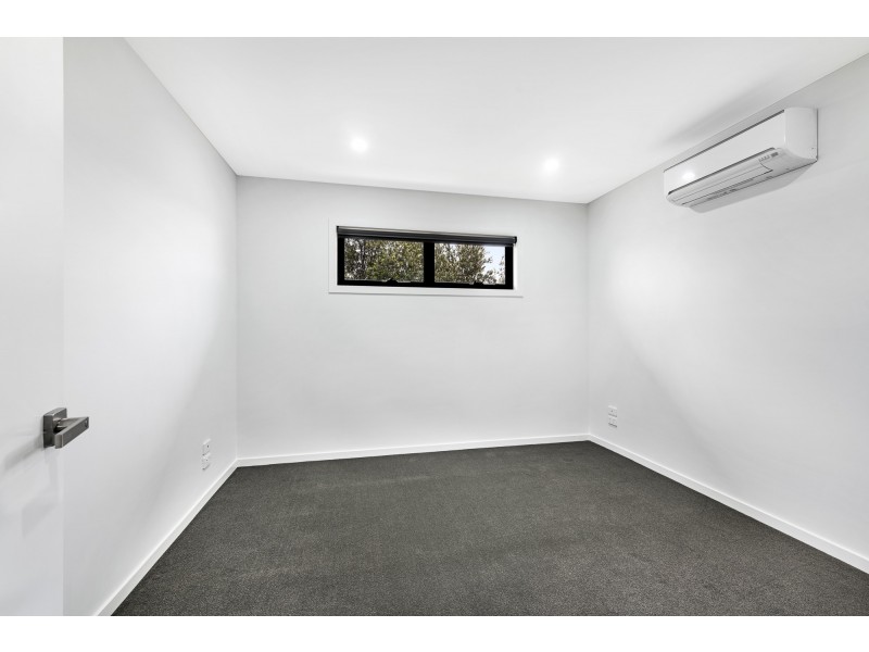 2/70 Halsey Road Airport West, Airport West VIC 3042