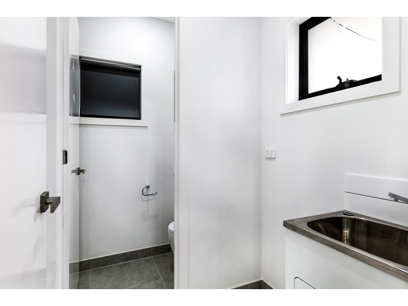 2/70 Halsey Road Airport West, Airport West VIC 3042