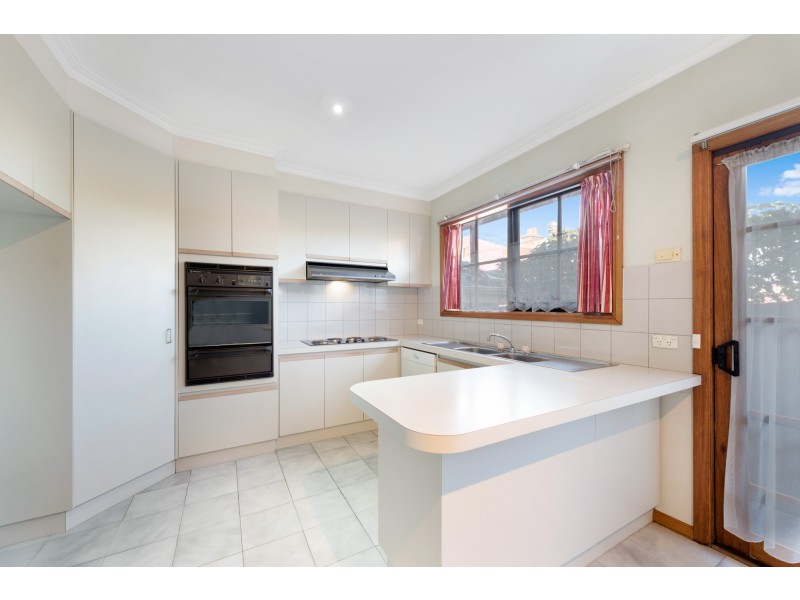 32 Waverley Street, Aberfeldie VIC 3040