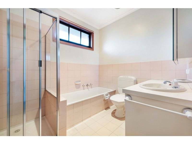 32 Waverley Street, Aberfeldie VIC 3040