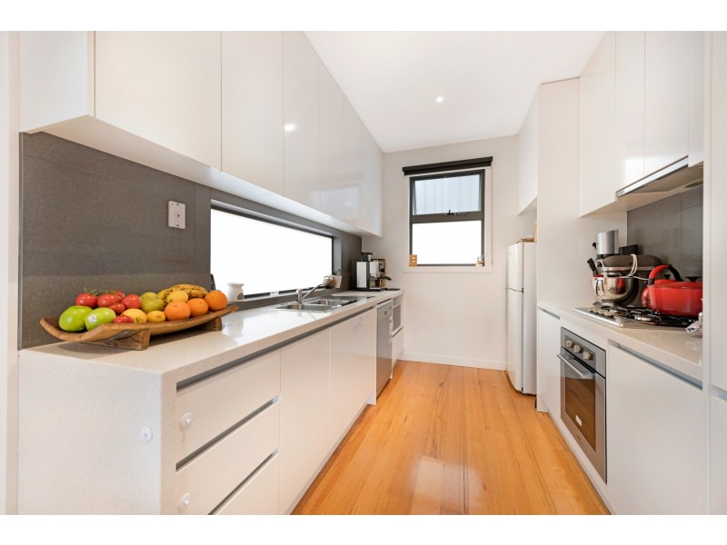 7 Clifford Place, Clifton Hill VIC 3068