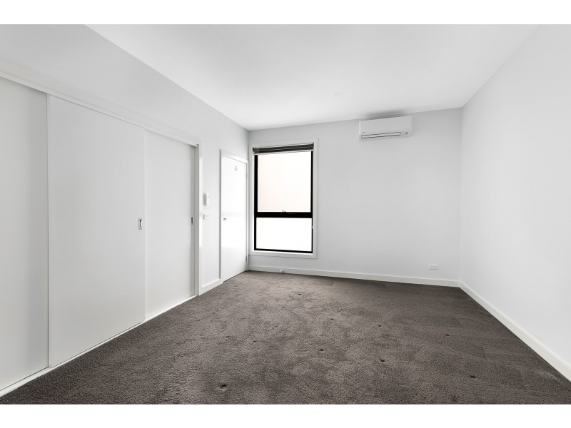 2/6 Kitson Crescent, Airport West VIC 3042