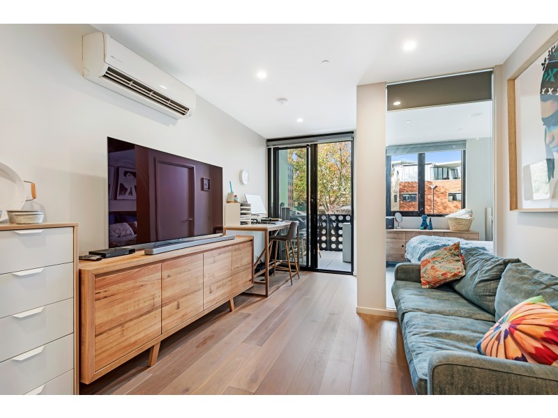 8/495 RATHDOWNE STREET, Carlton VIC 3053