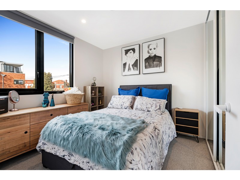 8/495 RATHDOWNE STREET, Carlton VIC 3053