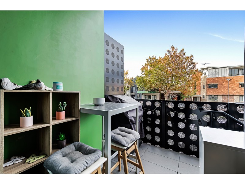 8/495 RATHDOWNE STREET, Carlton VIC 3053