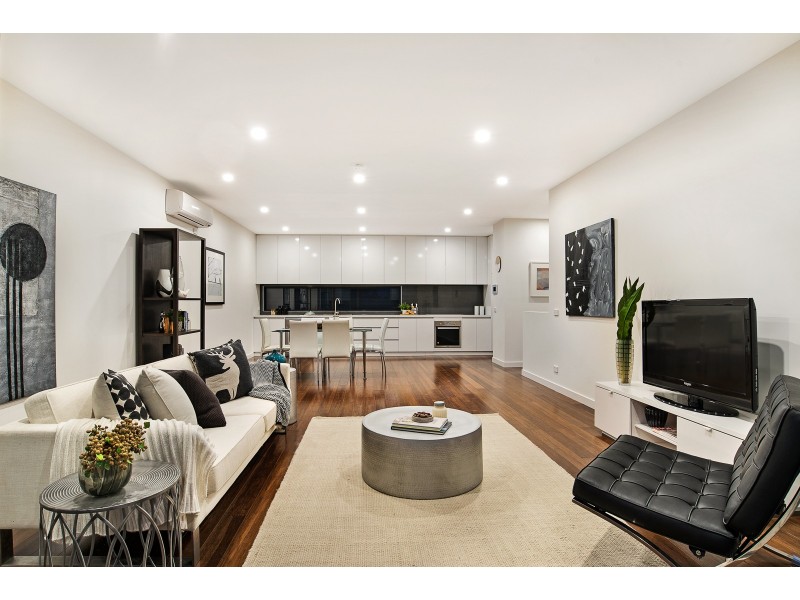 19  Railway Parade, Northcote VIC 3070