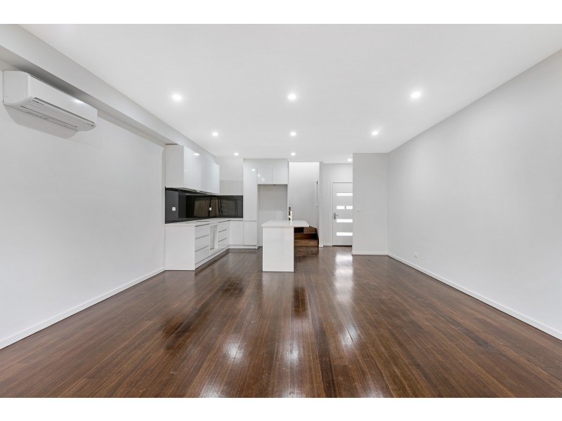 2/70 Halsey Road Airport West, Airport West VIC 3042