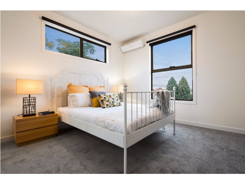 9 Clifford Place, Clifton Hill VIC 3068