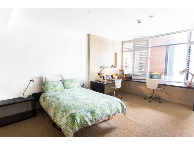 2 LUX WAY, Brunswick VIC 3056