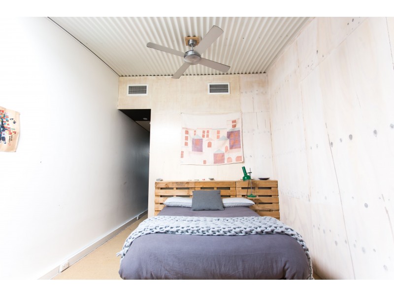 2 LUX WAY, Brunswick VIC 3056
