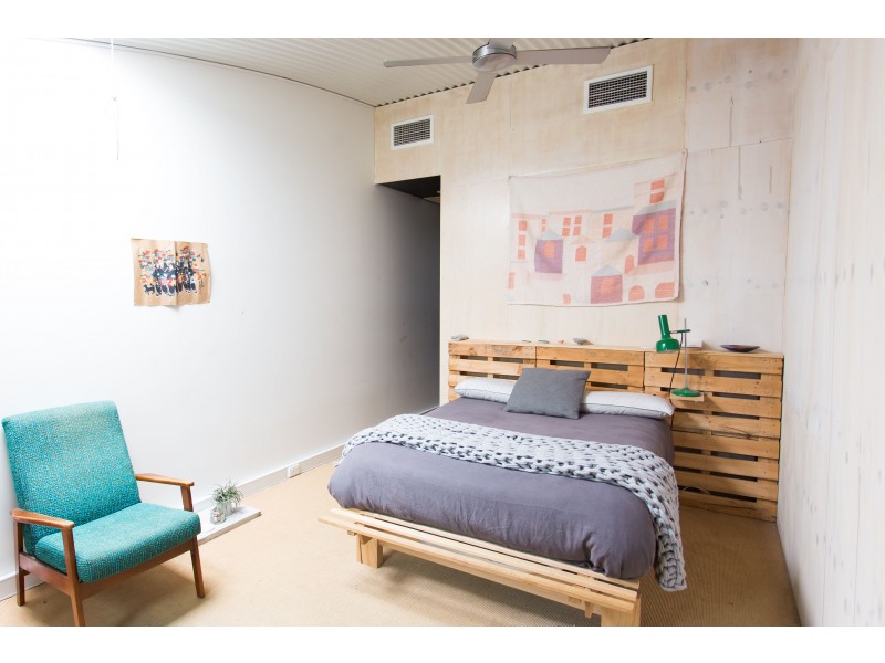 2 LUX WAY, Brunswick VIC 3056