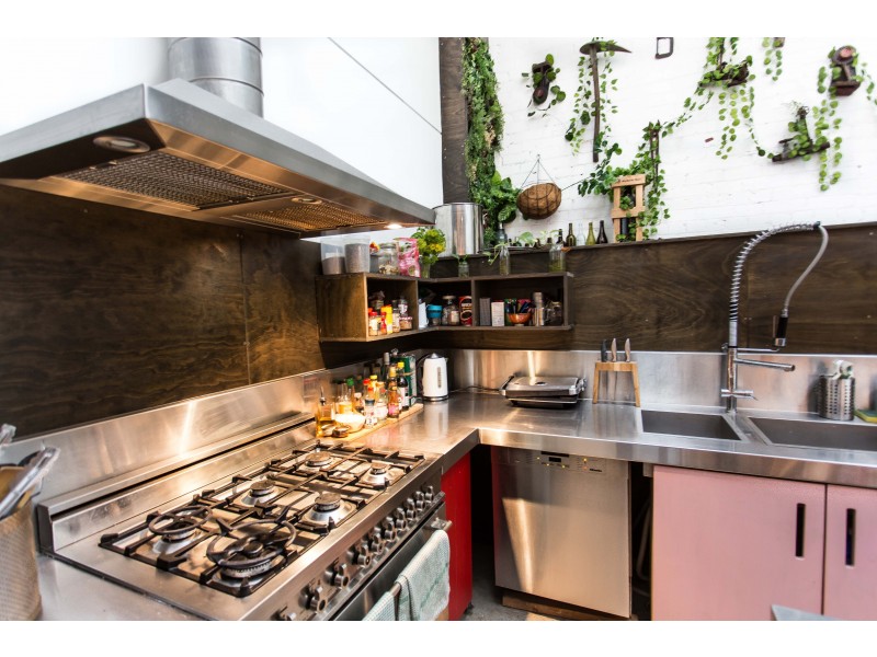 2 LUX WAY, Brunswick VIC 3056