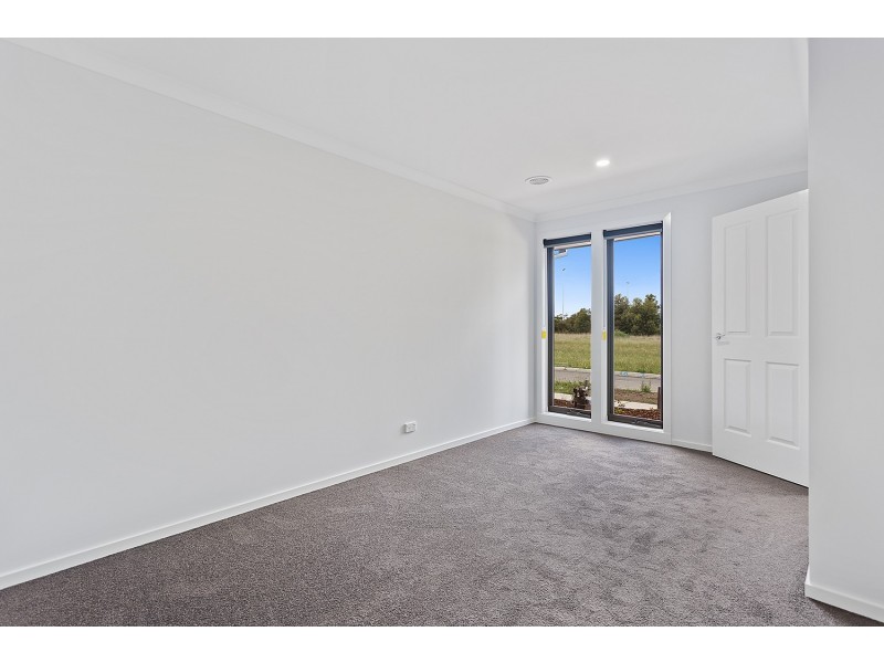 45 Pinnacle Drive, Pakenham VIC 3810