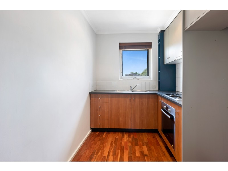 4/128 Donald Street, Brunswick VIC 3056