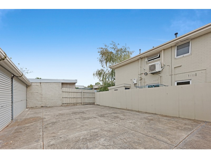 4/128 Donald Street, Brunswick VIC 3056