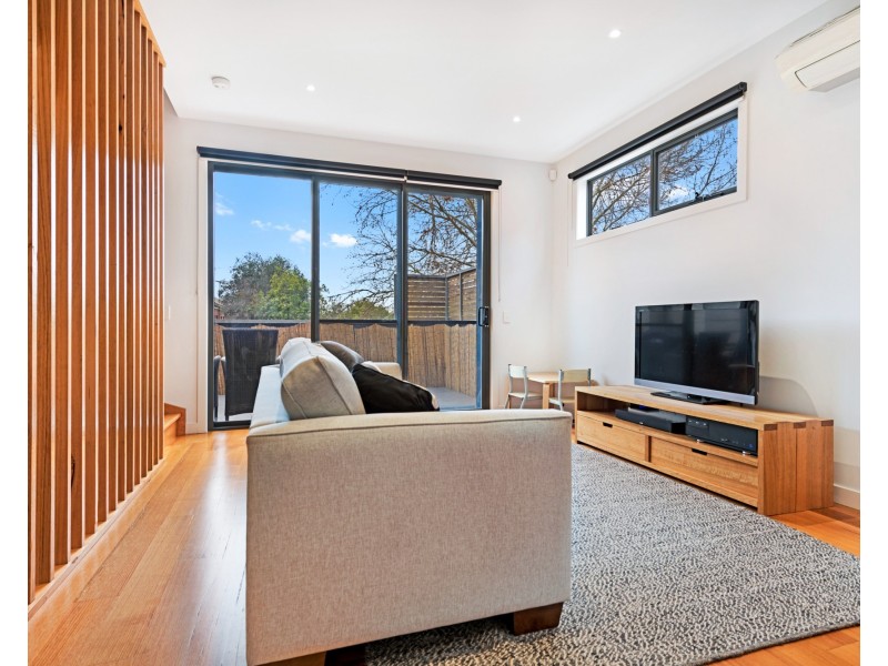 7 Clifford Place, Clifton Hill VIC 3068