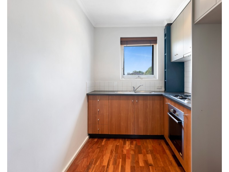 4/128 Donald Street, Brunswick VIC 3056