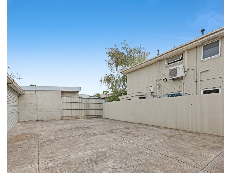 4/128 Donald Street, Brunswick VIC 3056