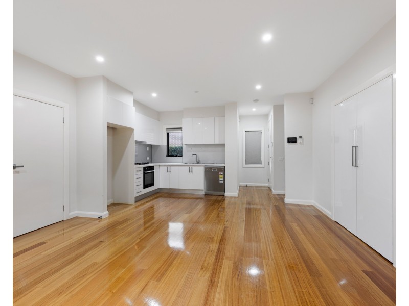 2/18 York Street, Glenroy VIC 3046