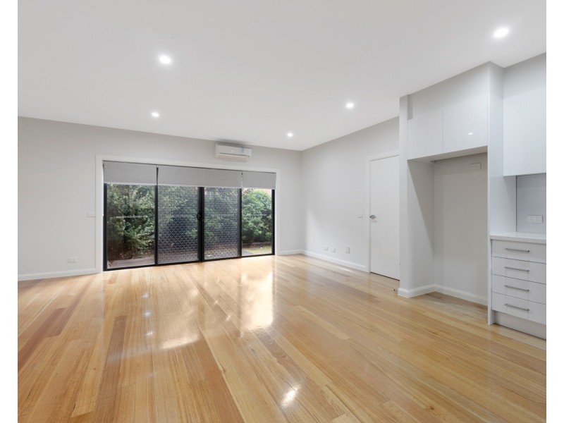 2/18 York Street, Glenroy VIC 3046