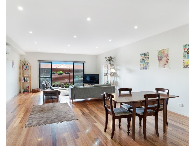 2/15 Leyden Street, Brunswick East VIC 3057