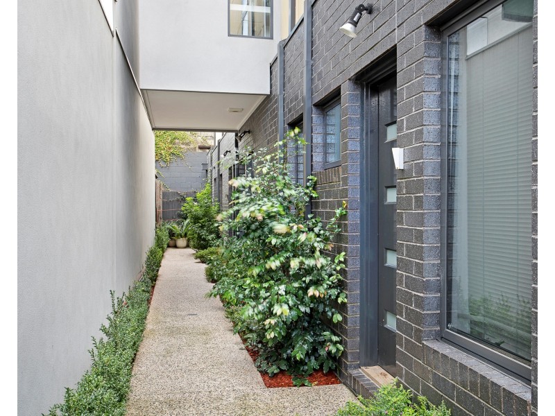 2/15 Leyden Street, Brunswick East VIC 3057