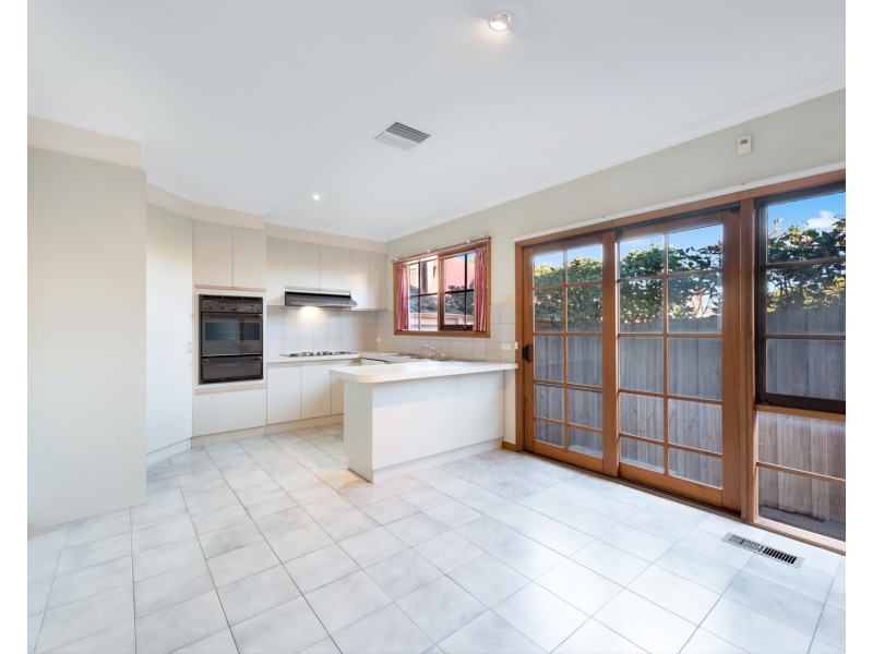 32 Waverley Street, Aberfeldie VIC 3040