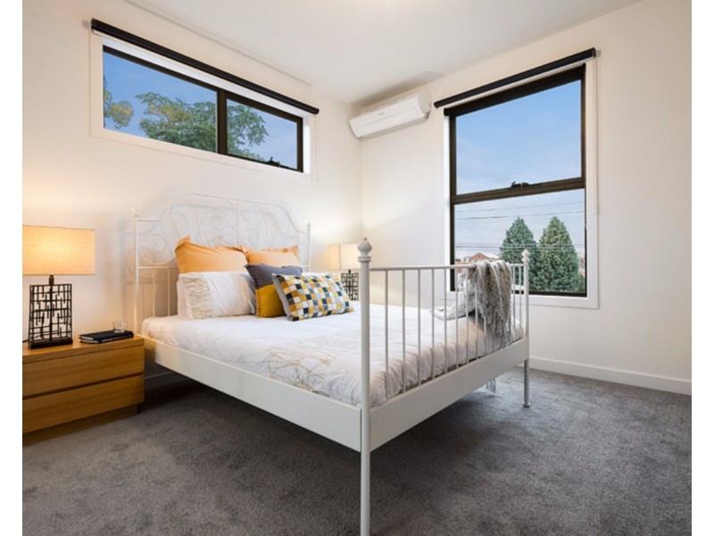 9 Clifford Place, Clifton Hill VIC 3068