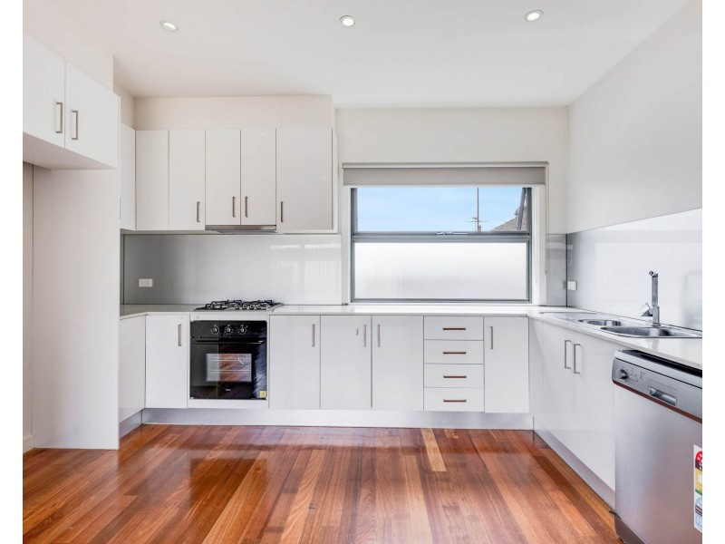 2/82 Bindi Street, Glenroy VIC 3046