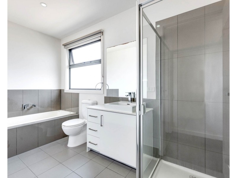 2/82 Bindi Street, Glenroy VIC 3046