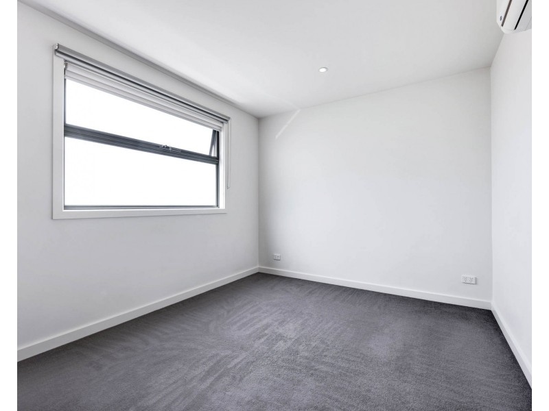 2/82 Bindi Street, Glenroy VIC 3046