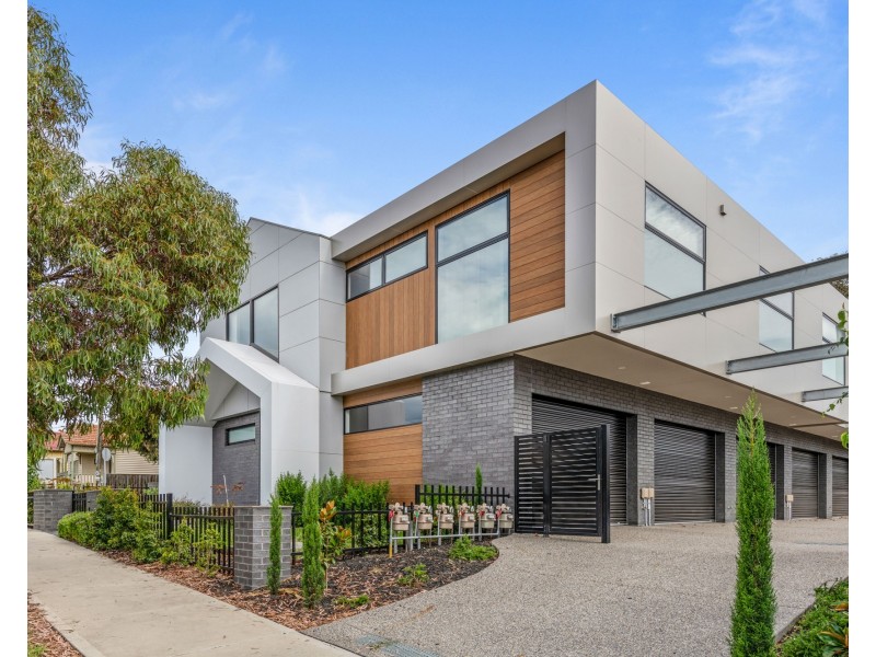 2J Newcastle Street, Thornbury VIC 3071