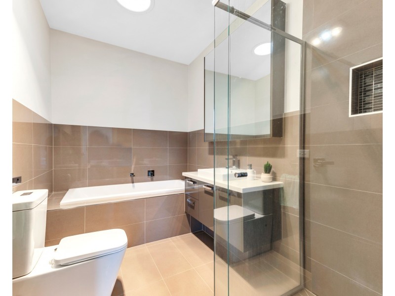 4/50 Bradshaw Street, Essendon VIC 3040