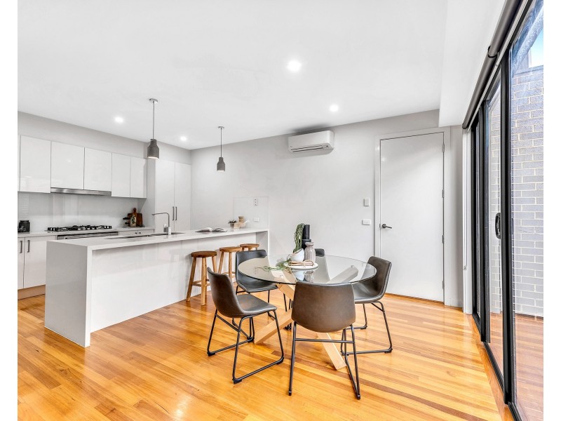 2/6 Kitson Crescent, Airport West VIC 3042