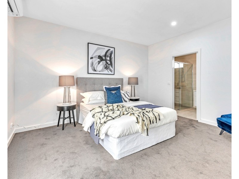 2/6 Kitson Crescent, Airport West VIC 3042