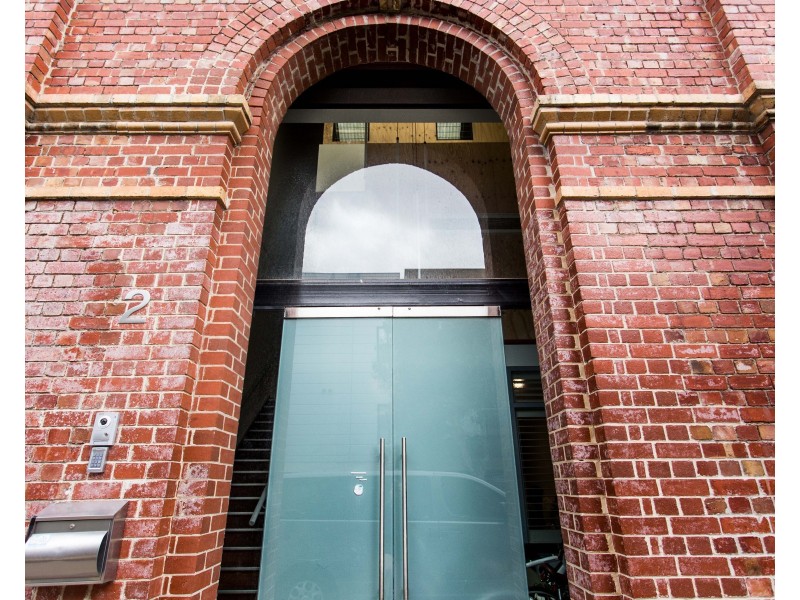 2 LUX WAY, Brunswick VIC 3056