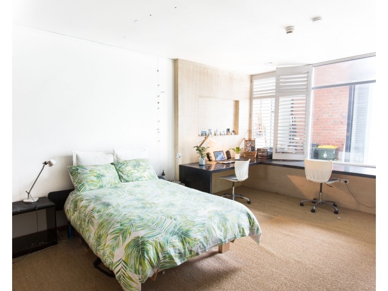 2 LUX WAY, Brunswick VIC 3056