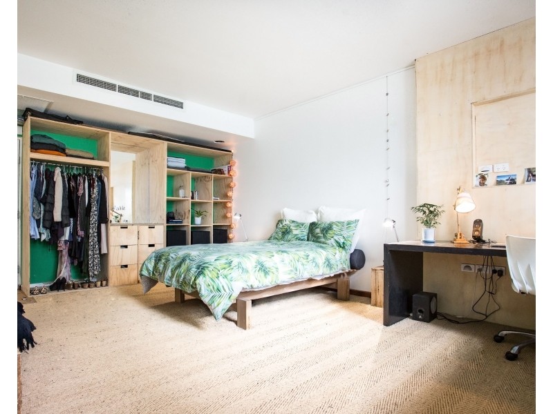 2 LUX WAY, Brunswick VIC 3056