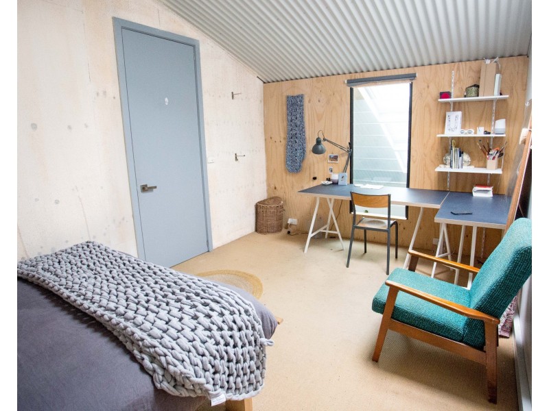 2 LUX WAY, Brunswick VIC 3056