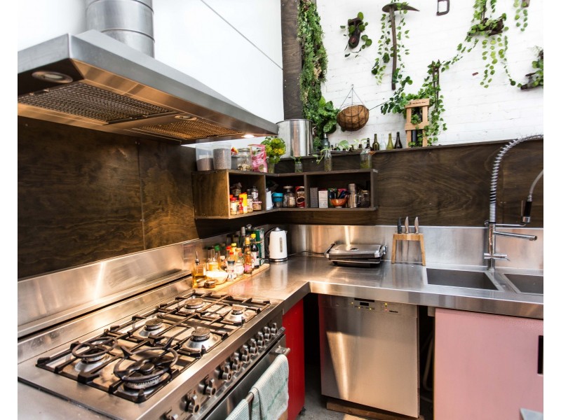 2 LUX WAY, Brunswick VIC 3056