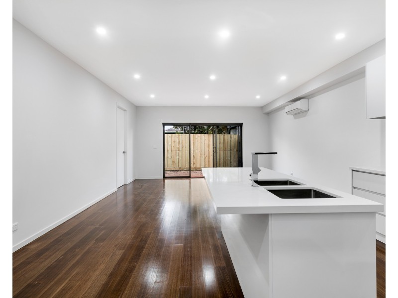 2/70 Halsey Road Airport West, Airport West VIC 3042