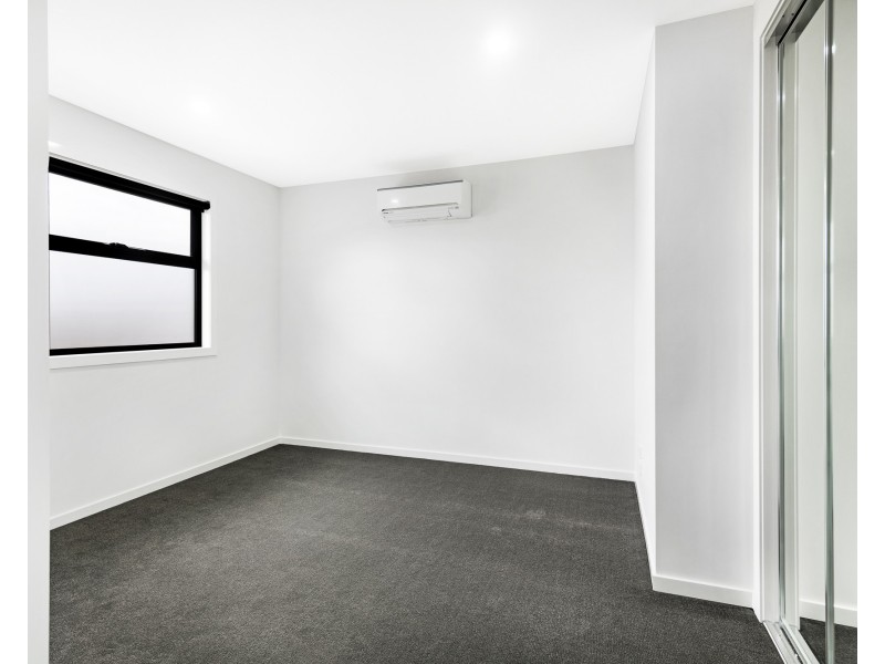 2/70 Halsey Road Airport West, Airport West VIC 3042