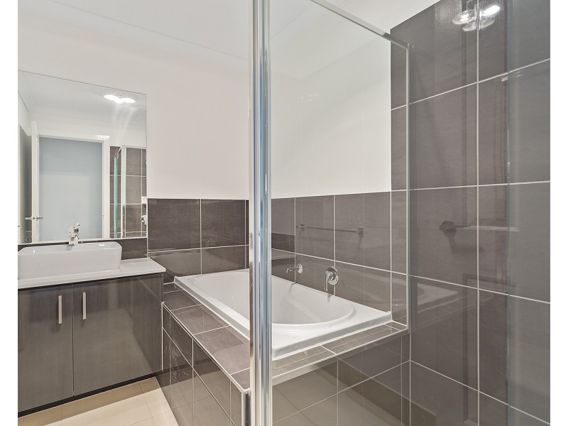 45 Pinnacle Drive, Pakenham VIC 3810