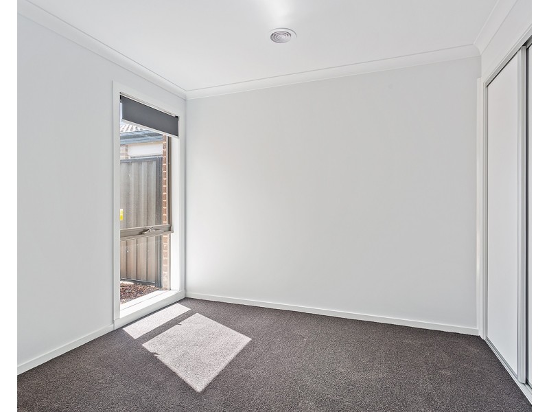 45 Pinnacle Drive, Pakenham VIC 3810
